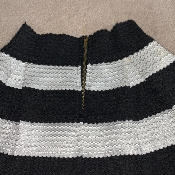 Striped mini skirt - Picture 3 of 3